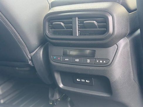 Used 2025 Honda Pilot EX-L image 23