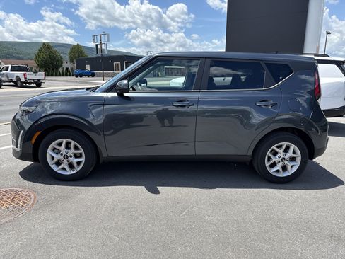 Certified 2025 Kia Soul S FWD image 7