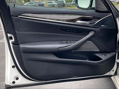 Used 2019 BMW 540i w/ Premium Package image 23