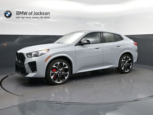 New 2026 BMW X2 xDrive28i w/ Technology Package AWD/4WD image 3