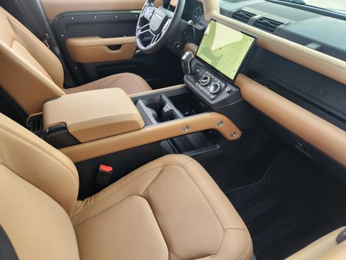 New 2026 Land Rover Defender 110 X-Dynamic SE image 11