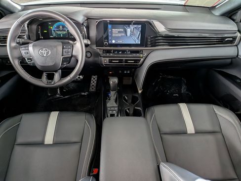Certified 2025 Toyota Camry SE FWD image 27