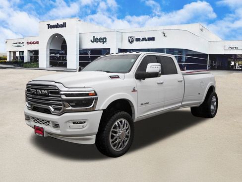 Used 2025 RAM 3500 Laramie w/ Towing Technology Group image 3