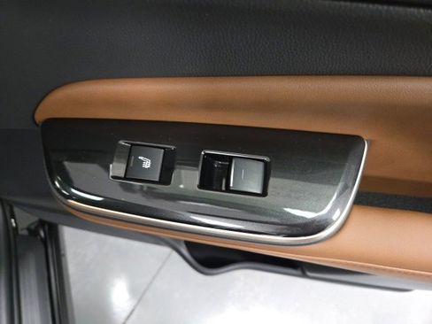 New 2025 Toyota Crown Signia image 13