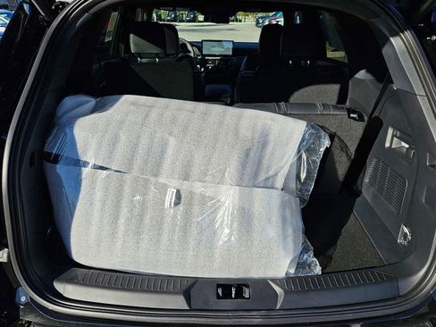 New 2026 Ford Explorer ST-Line w/ ST-Line Street Pack image 28