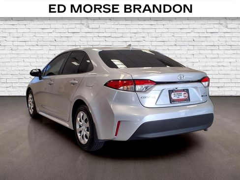 Used 2025 Toyota Corolla LE FWD image 3