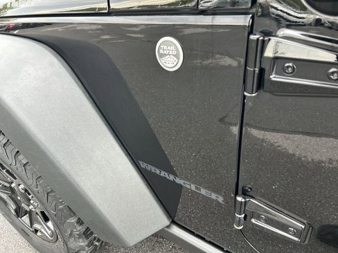 Used 2015 Jeep Wrangler Sport AWD/4WD image 10