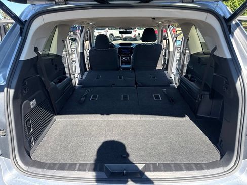 Used 2020 Subaru Ascent Premium w/ Convenience Package AWD/4WD image 18