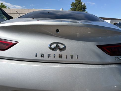 Used 2018 INFINITI Q60 3.0t Luxe AWD/4WD image 5