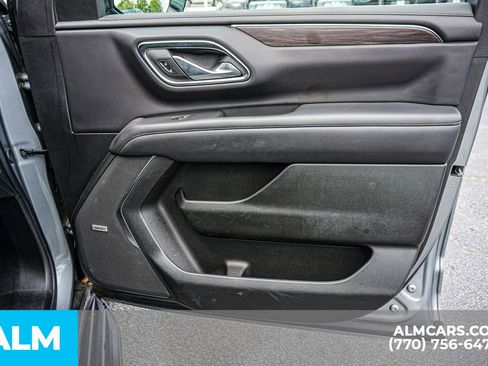 Used 2024 Chevrolet Suburban LT RWD image 48