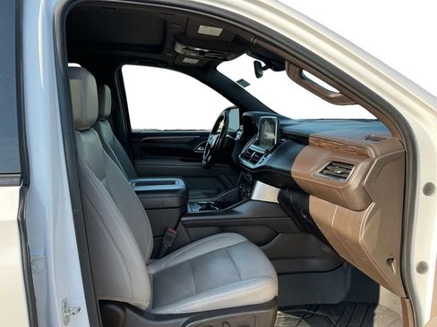 Used 2022 Chevrolet Tahoe Z71 w/ Luxury Package image 22