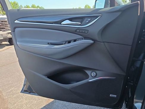 Used 2018 Buick Enclave Premium FWD image 29