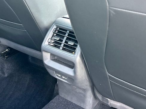 Certified 2025 Volkswagen Tiguan SE w/ Panoramic Sunroof Package AWD/4WD image 49