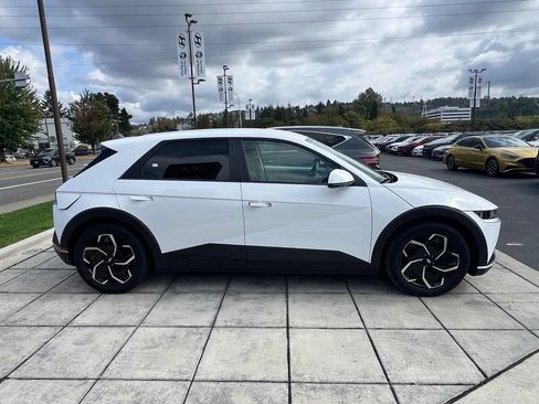 Used 2024 Hyundai Ioniq 5 SEL RWD image 6