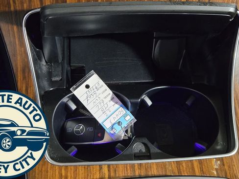 Used 2022 Mercedes-Benz GLC 300 4MATIC image 16