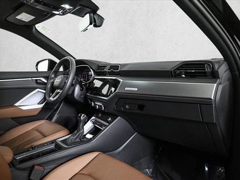 Certified 2025 Audi Q3 2.0T Premium Plus w/ Premium Plus Package image 23
