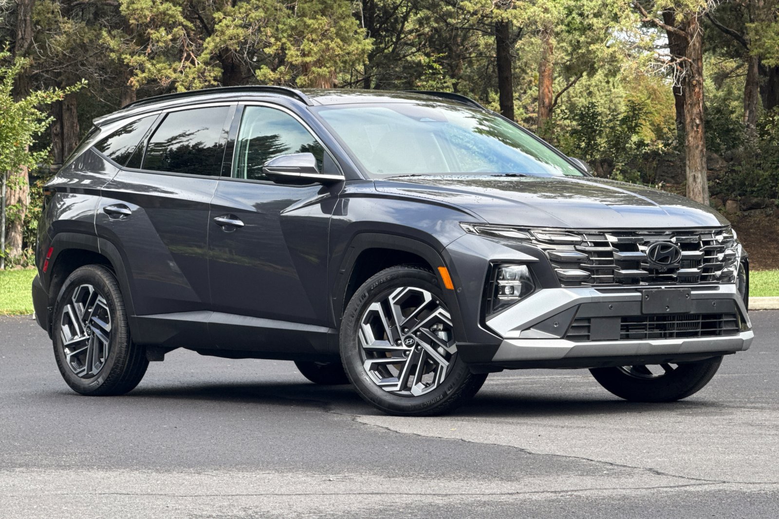 Used 2025 Hyundai Tucson Limited AWD/4WD image 2
