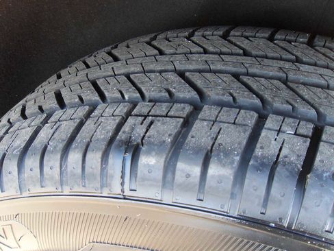 Used 2019 Chevrolet Blazer LT w/ Sun and Wheels Package image 14