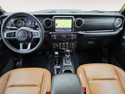 Used 2023 Jeep Wrangler Unlimited Sahara w/ Cold Weather Group AWD/4WD image 10