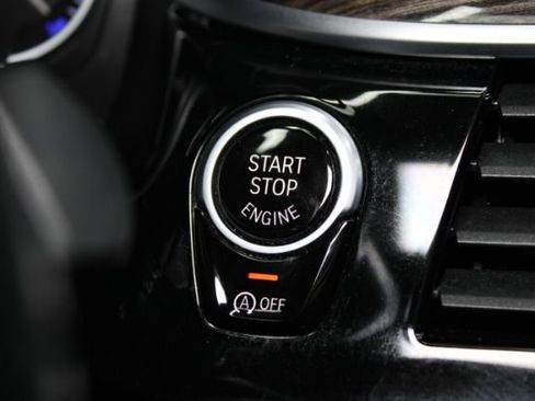 Used 2017 BMW 530i xDrive image 13