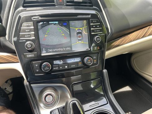 Used 2017 Nissan Maxima Platinum FWD image 20