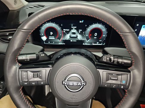 Used 2025 Nissan Kicks SR image 34