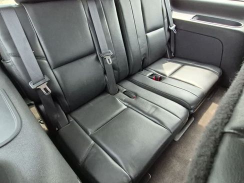 Used 2010 Cadillac Escalade Luxury AWD/4WD image 21