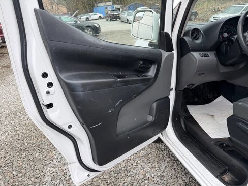 Used 2015 Nissan NV200 SV w/ Back Door Glass Package image 11