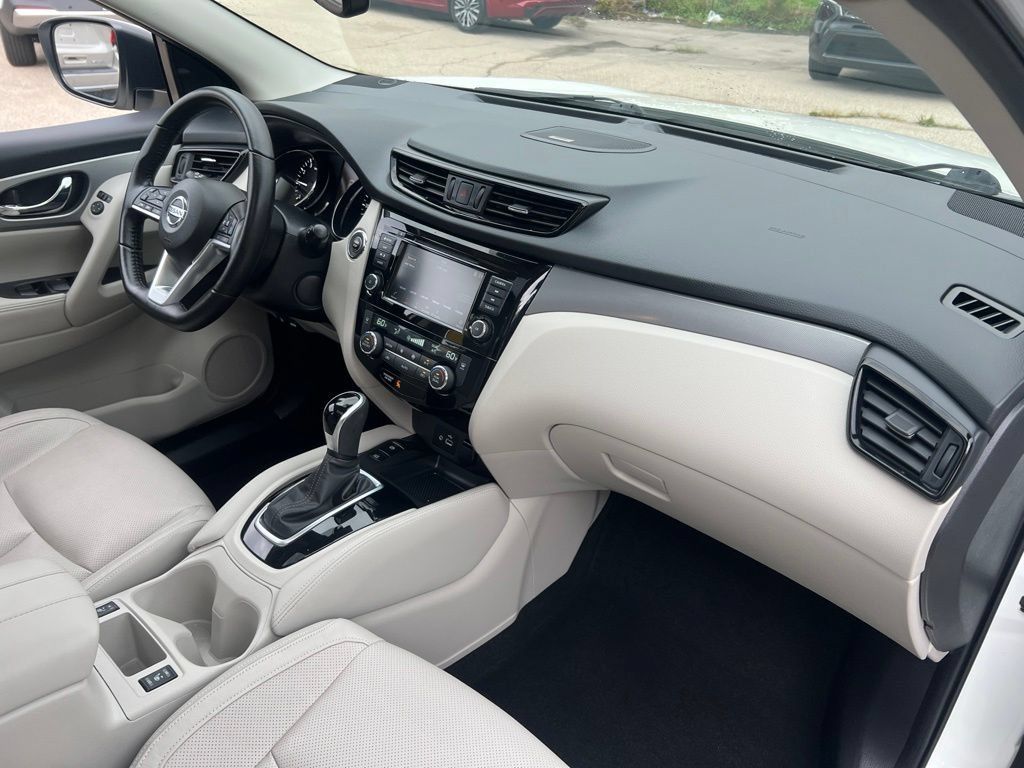 Used 2020 Nissan Rogue Sport SL w/ Premium Package AWD/4WD image 21