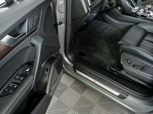 Used 2023 Audi Q5 2.0T Premium Plus w/ Premium Plus Package image 8