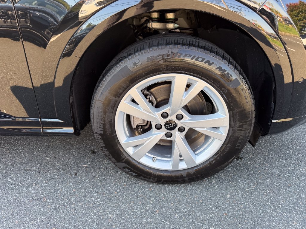 Used 2025 Audi Q5 Premium AWD/4WD image 13