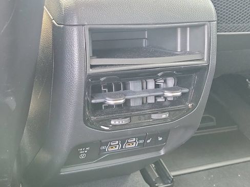 Certified 2022 Jeep Grand Cherokee Limited AWD/4WD image 12