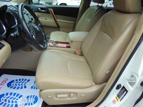 Used 2013 Toyota Highlander Limited FWD image 5