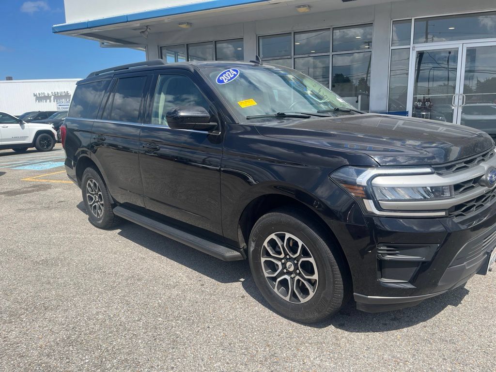 Used 2024 Ford Expedition XLT RWD image 7