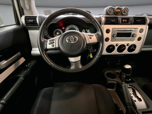 Used 2013 Toyota FJ Cruiser 4WD w/ Upgrade Pkg image 8