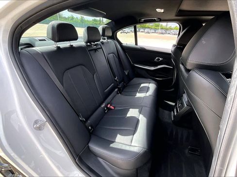 Used 2025 BMW 330i Sedan image 17