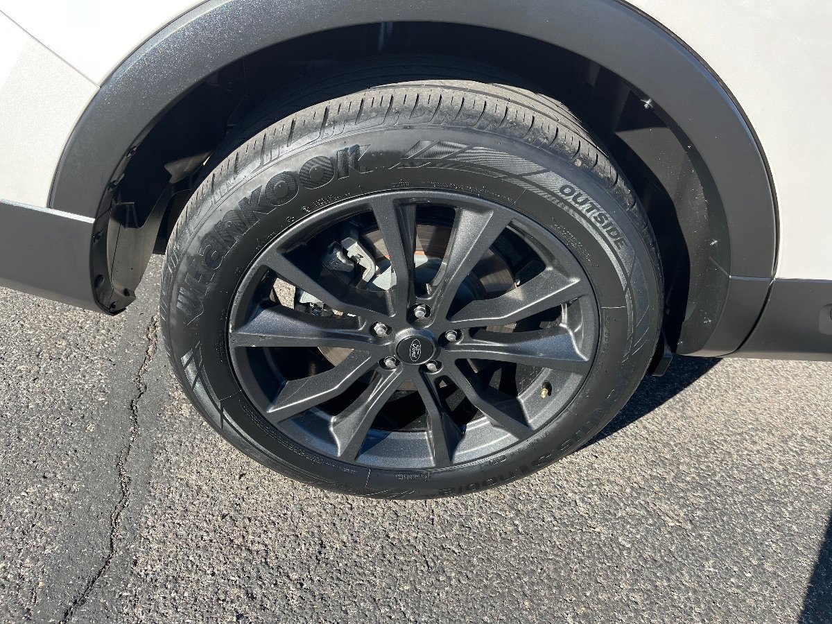 Used 2017 Ford Explorer XLT w/ Equipment Group 202A FWD image 47