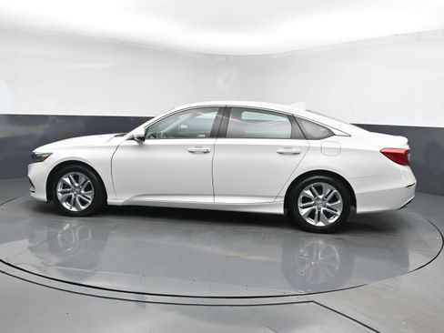 Used 2018 Honda Accord LX image 4