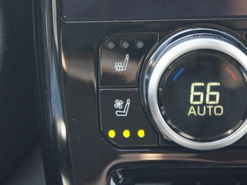 Used 2023 Toyota Highlander Limited image 8