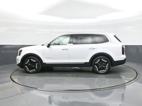 Used 2023 Kia Telluride EX image 4