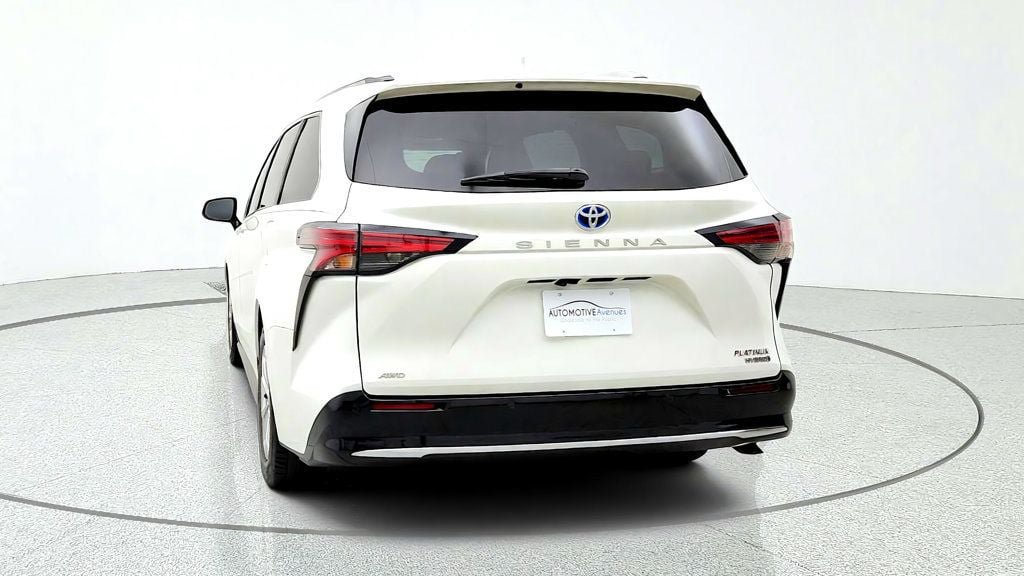 Used 2021 Toyota Sienna Platinum AWD/4WD image 6