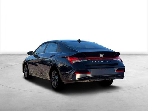 New 2026 Hyundai Elantra SEL Sport Premium FWD image 5
