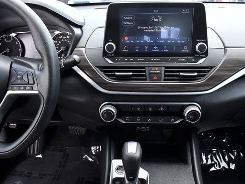 Used 2025 Nissan Altima 2.5 SV image 23