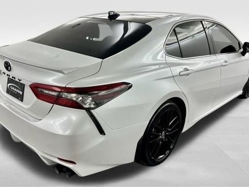 Used 2021 Toyota Camry XSE image 9