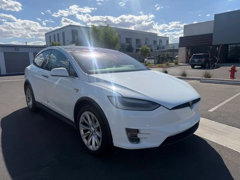 Used 2016 Tesla Model X 90D AWD/4WD image 7