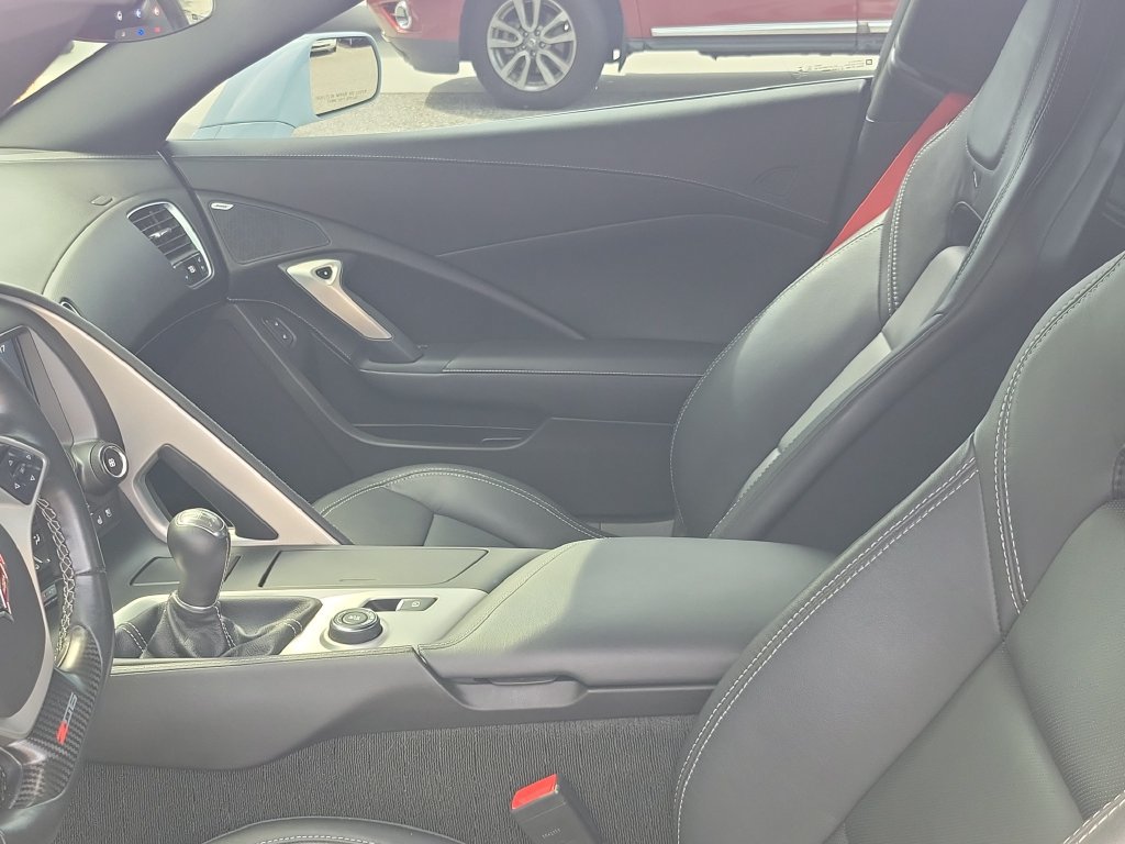Used 2018 Chevrolet Corvette Z06 RWD image 13