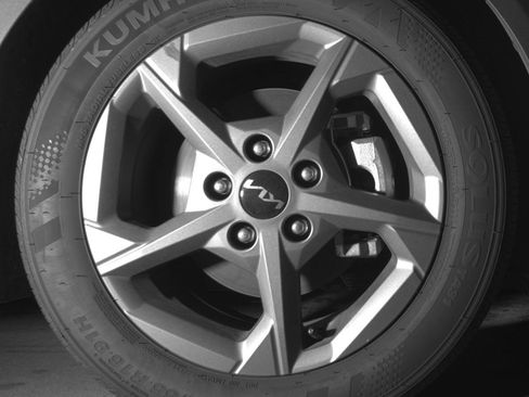 Used 2025 Kia K4 LXS image 13