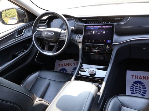 Used 2022 Jeep Grand Cherokee L Limited image 17