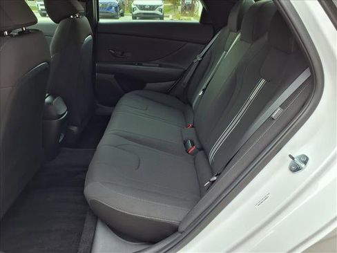 Certified 2025 Hyundai Elantra Sport image 10