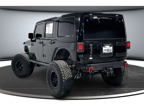 Used 2015 Jeep Wrangler Unlimited Rubicon image 12